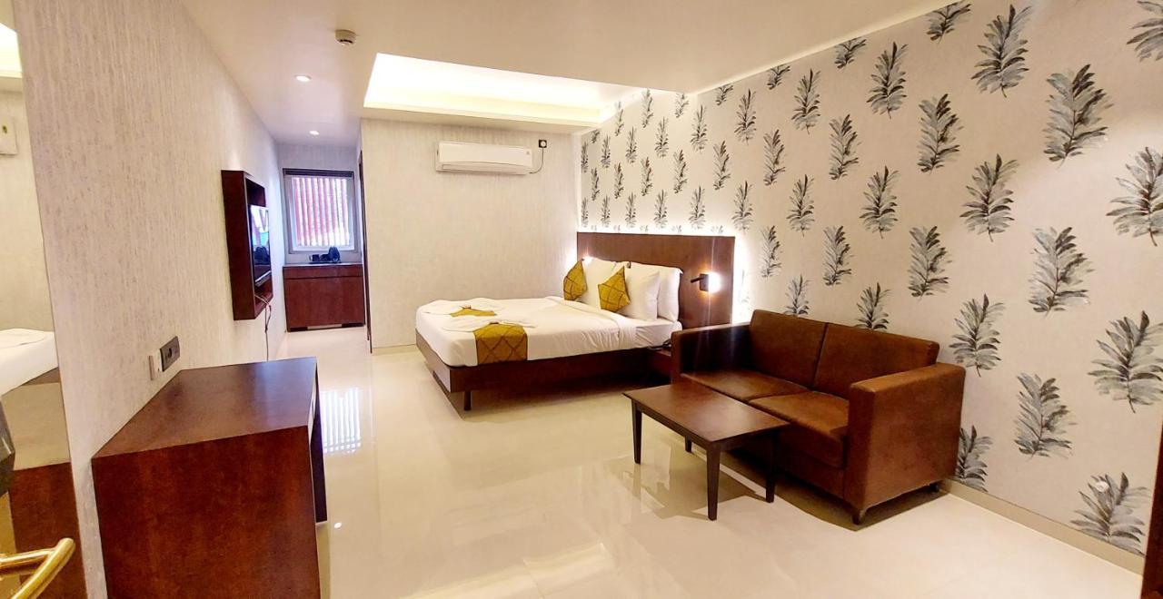 Hotel Madhuban Silvassa Extérieur photo