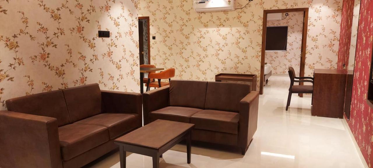 Hotel Madhuban Silvassa Extérieur photo