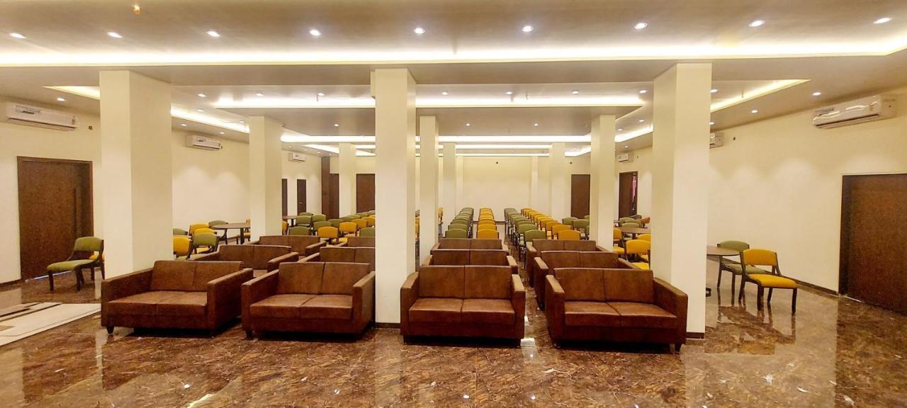Hotel Madhuban Silvassa Extérieur photo