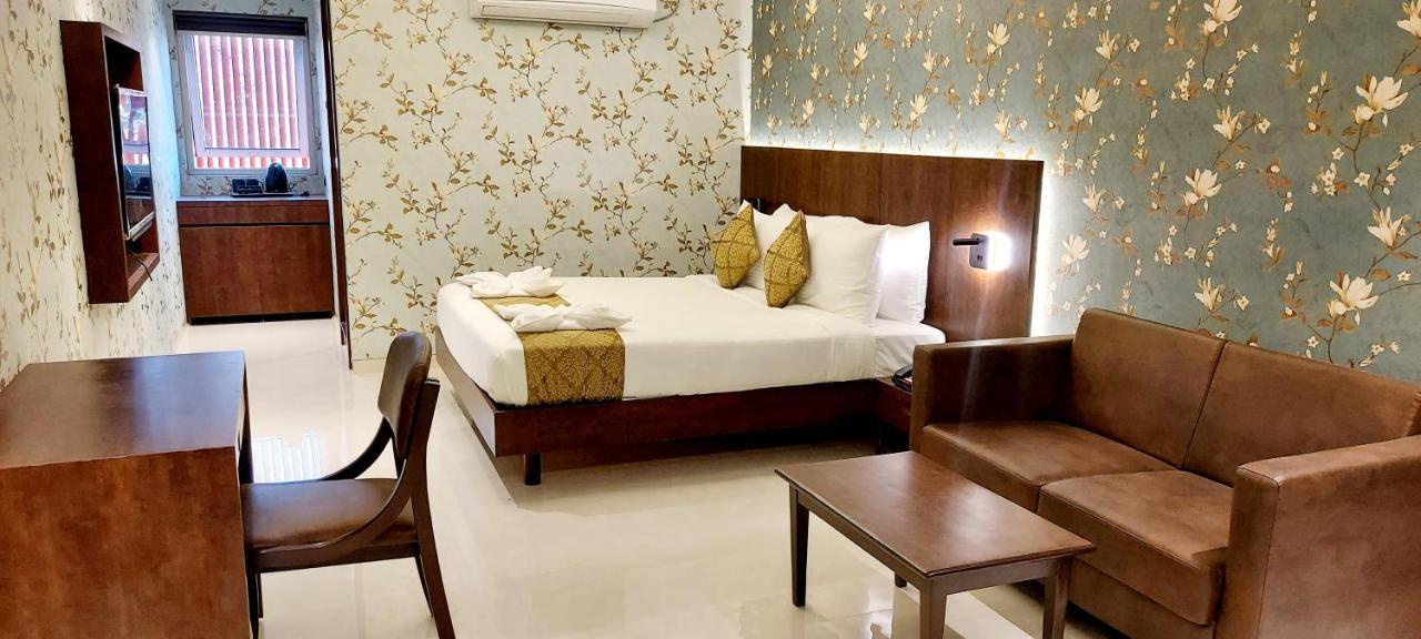 Hotel Madhuban Silvassa Extérieur photo