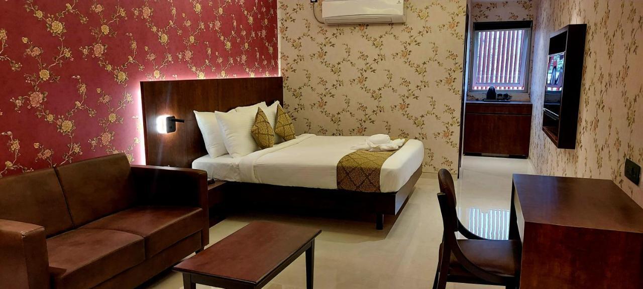 Hotel Madhuban Silvassa Extérieur photo