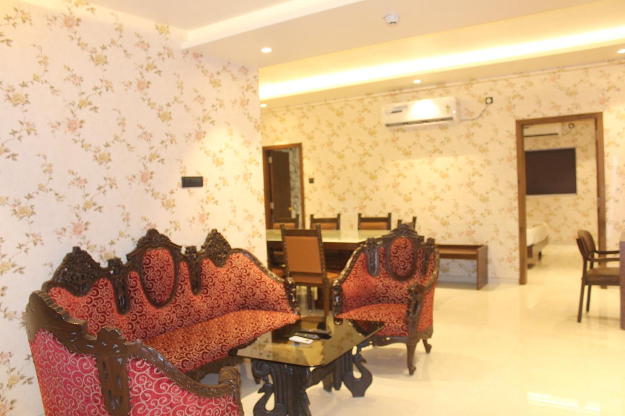 Hotel Madhuban Silvassa Extérieur photo