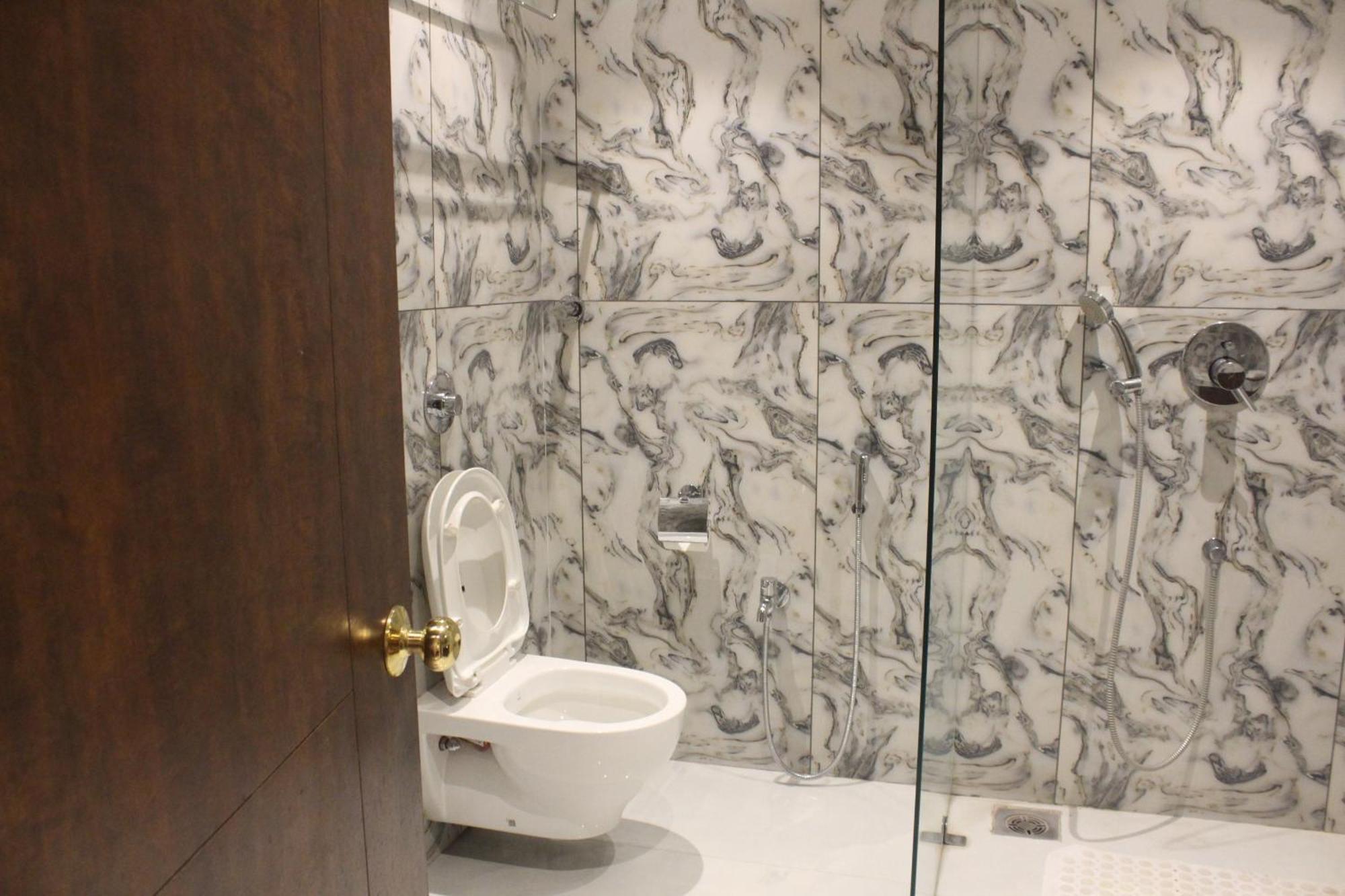 Hotel Madhuban Silvassa Extérieur photo